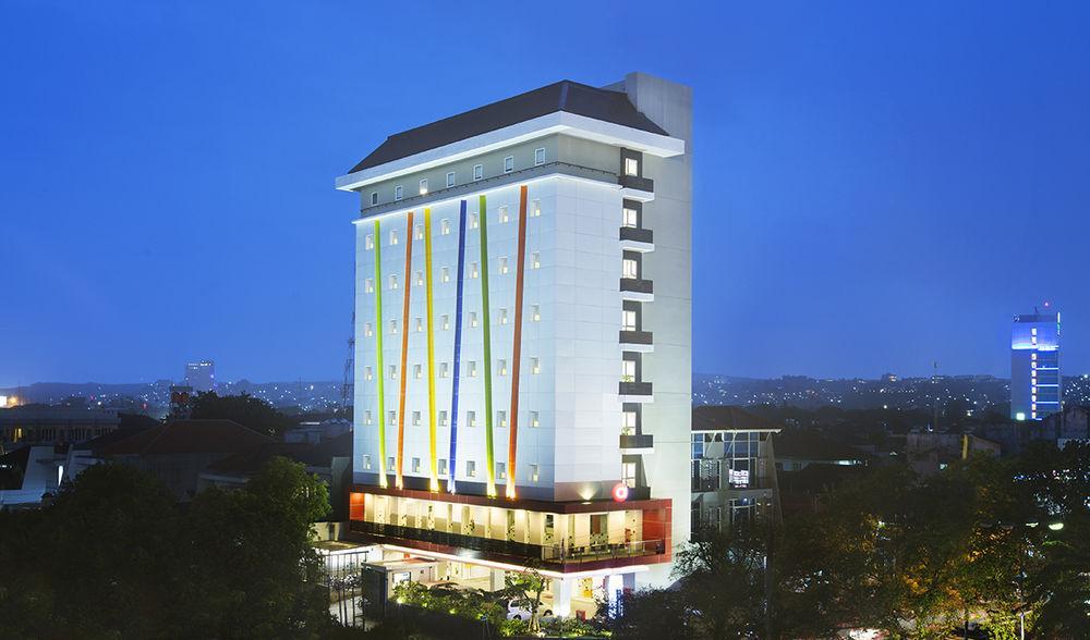 Amaris Simpang Lima Hotell Semarang Exteriör bild